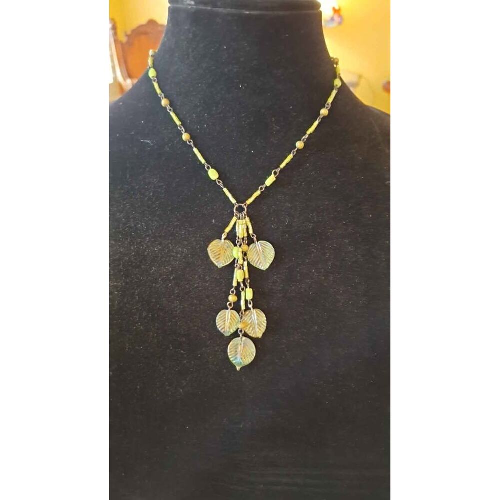 Green leaf beaded necklace